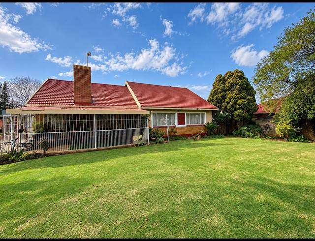 3 BEDROOM HOUSE FOR SALE IN VANDERBIJLPARK CE 2